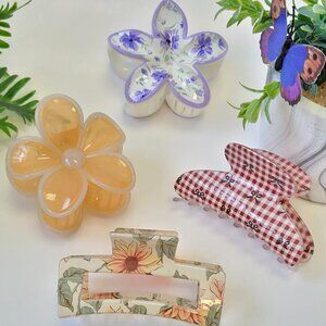 ✨Bundle 4 PCS | Assorted Hair Clips Flower Claw Clips Hair Accessories✨
